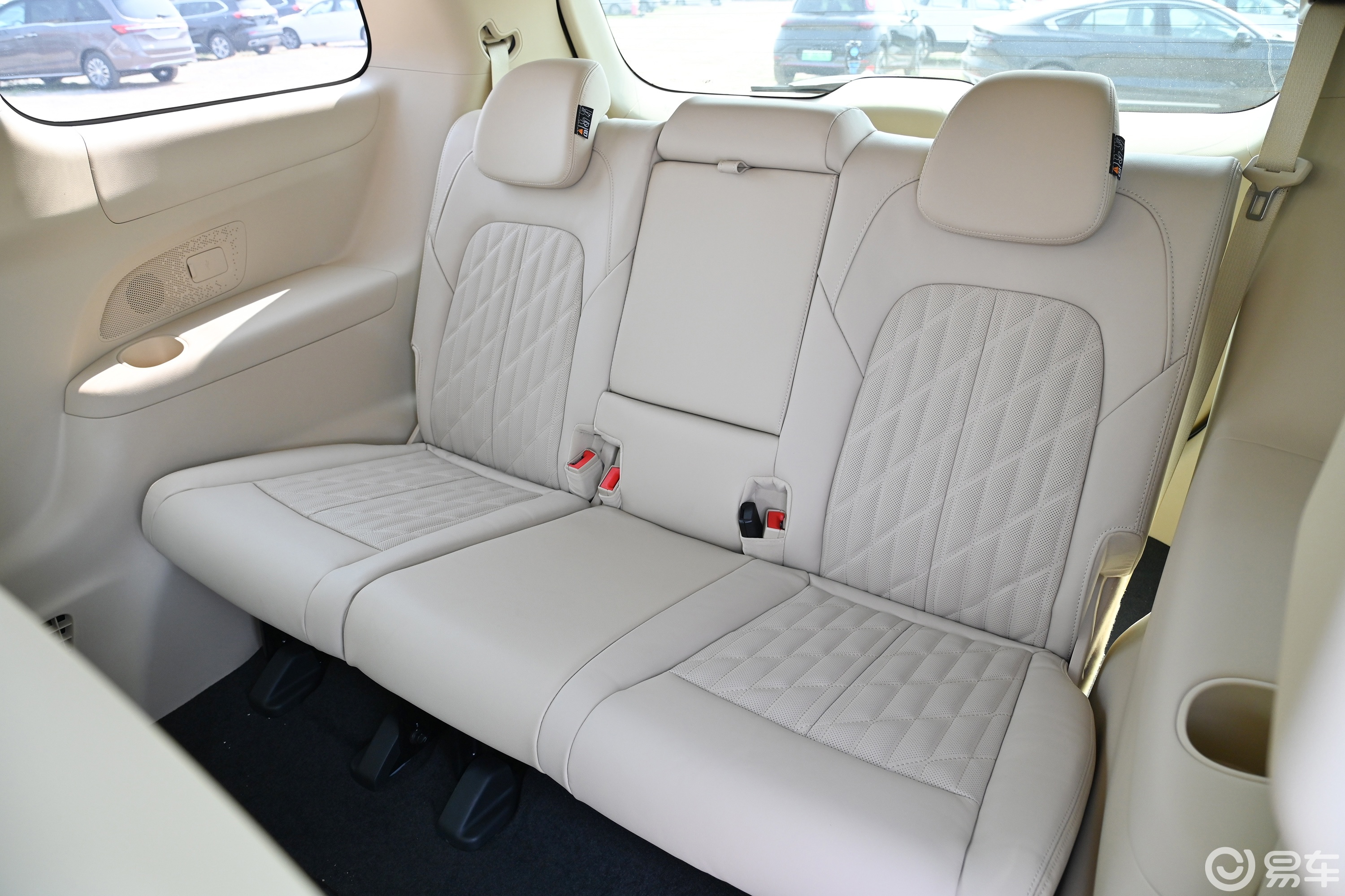 Buick GL8 third-row seats
